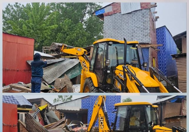 Srinagar Police Demolishes Illegal Structure of Notorious Drug Peddler