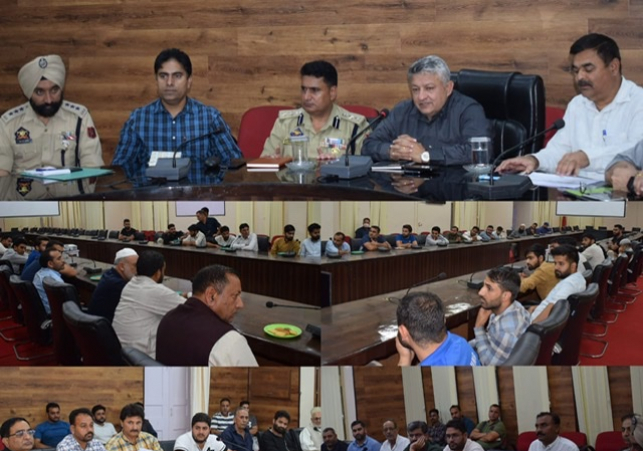 DC Doda discusses Multi Storey Car Parking project with Shopkeepers 