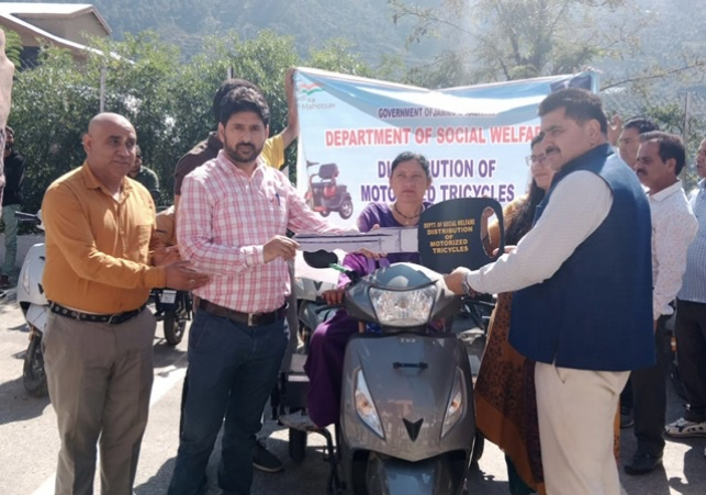 DDC Chairman Doda Distributes Motorised tricycles among beneficiaries