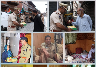 Srinagar Police Visits Families of Martyrs and Distributes Sweets on Independence Day